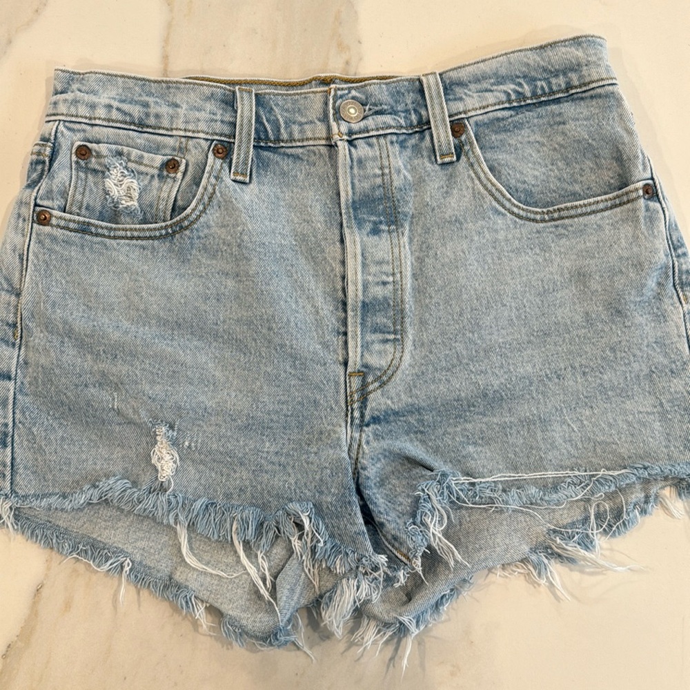 LEVIS cut off raw hem shorts